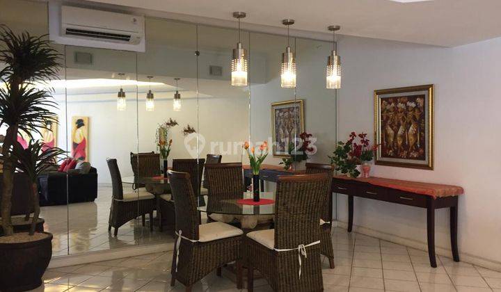 Condominium Taman Anggrek di Sewakan Furnished 3 Br 1