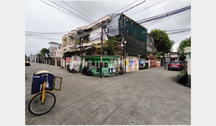 Rumah hoek di Mangga 16 hitung tanah duri kepa kebon jeruk jakarta barat greenville