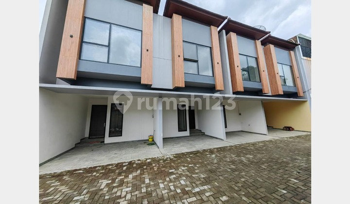 Rumah 2 Lantai di Sunrise Sisa 1 Unit Saja Jalan Panjan Greenville Grogol Jakarta Barat
