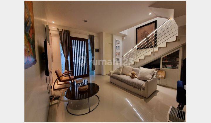 rumah 2 lantai di clover hill  1