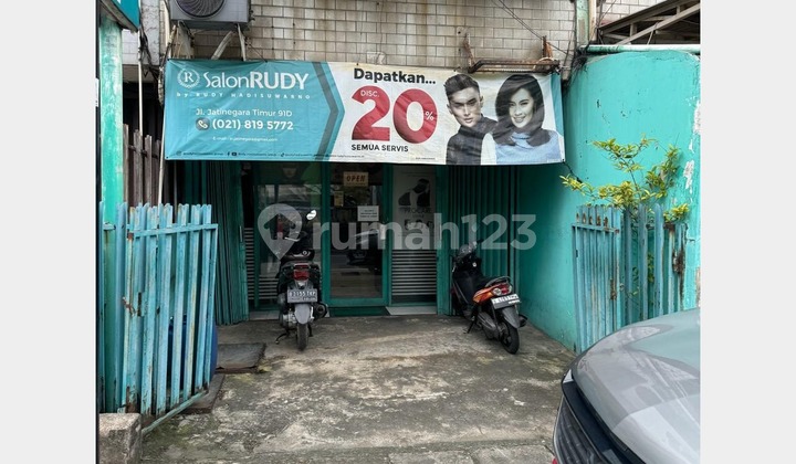 Shop House in East Jatinegara Former Salon Suitable for Office and Bali Restaurant Mester East Jakarta 2