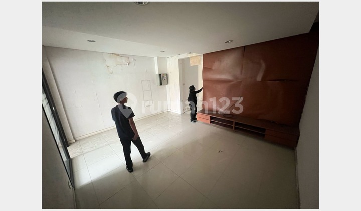 4-story shop house on main road Pasar Minggu, ready to occupy, near Sucofindo Pancoran, South Jakarta. 2