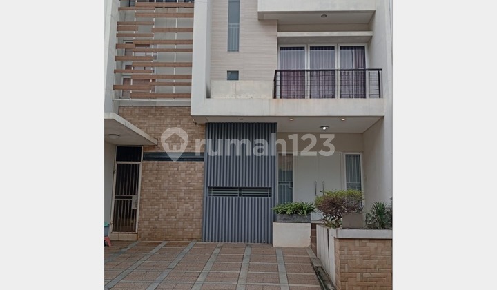 Rumah Di Lucky Park Grisenda 3 lantai Penjaringan Pik Jakarta Utara dijual 6m saja