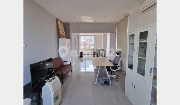 Ruko Lariviera PIK 2 HOOK view danau bonus boneka beruang di bagian danau