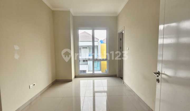Cheap Sale, Ready-to-Live House in Atlanta Village Gading Serpong 2