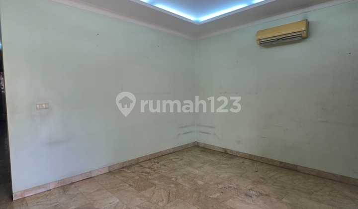 Dijual Cepat Rumah Dekat Akses Tol dan Mall di Tomang Jakarta Barat 2