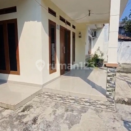 For Quick Sale: Neat & Spacious House on Jl Moh Toha, Pasar Baru, Karawaci, Tangerang 2