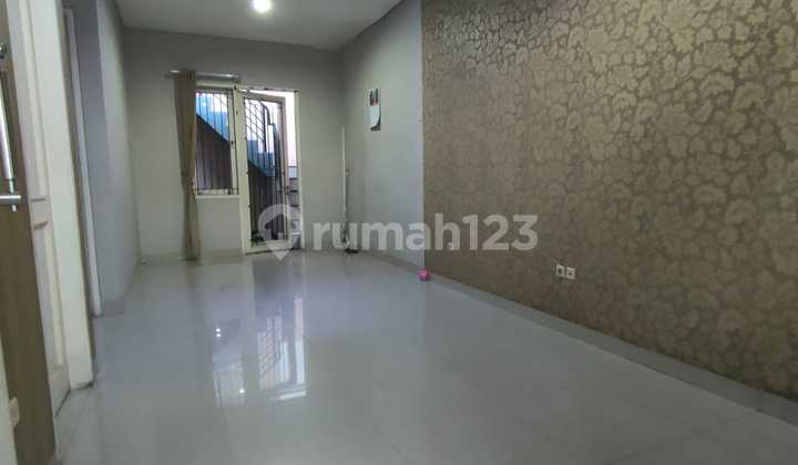 Disewakan Rumah Rapi 1.5 Lantai di Neo Catalonia Nusaloka Bsd 5