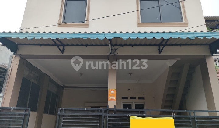 Disewakan Rumah 2 Lantai di Cluster Taman Royal 3 Tangerang