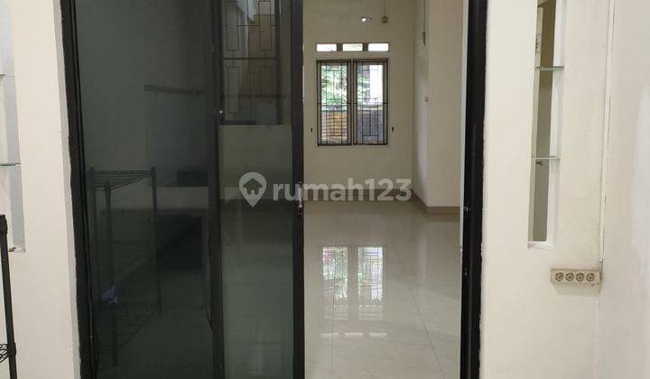 Disewakan Rumah 2 Lantai di Cluster Taman Royal 3 Tangerang 2