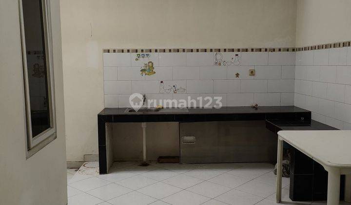 Disewakan Rumah 2 Lantai di Cluster Taman Royal 3 Tangerang 4