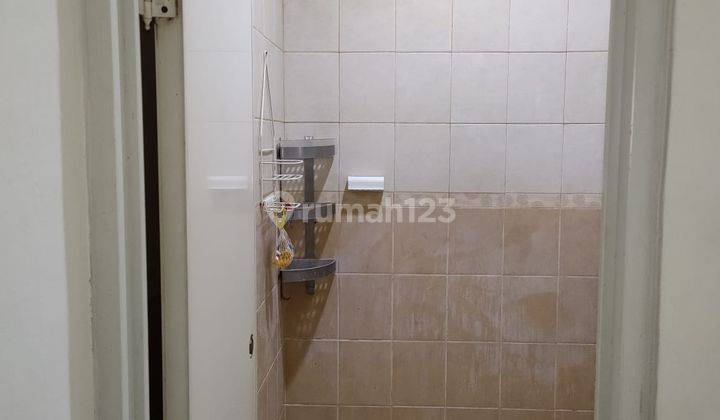 Disewakan Rumah 2 Lantai di Cluster Taman Royal 3 Tangerang 7
