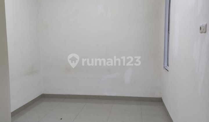 Disewakan Rumah 2 Lantai di Cluster Taman Royal 3 Tangerang 11
