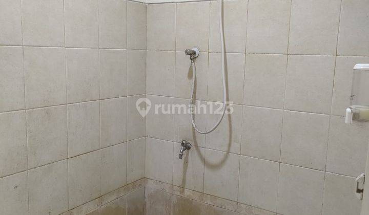 Disewakan Rumah 2 Lantai di Cluster Taman Royal 3 Tangerang 13
