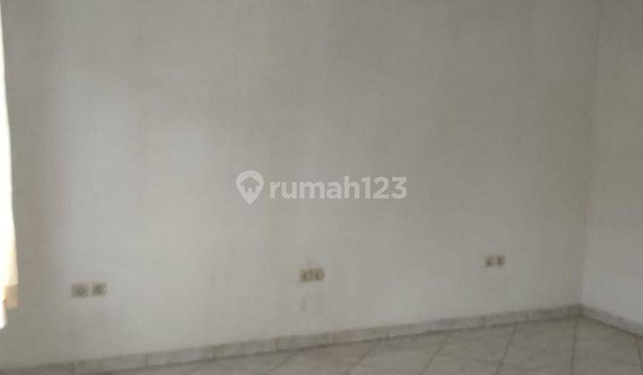 Disewakan Rumah 2 Lantai di Cluster Taman Royal 3 Tangerang 15