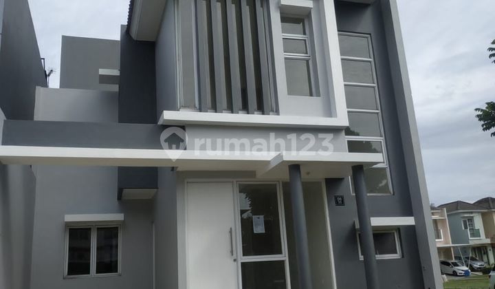 DIJUAL RUMAH SUDUT HADAP DANAU 2 LANTAI SIAP HUNI DI SERENADE LAKE GADING SERPONG