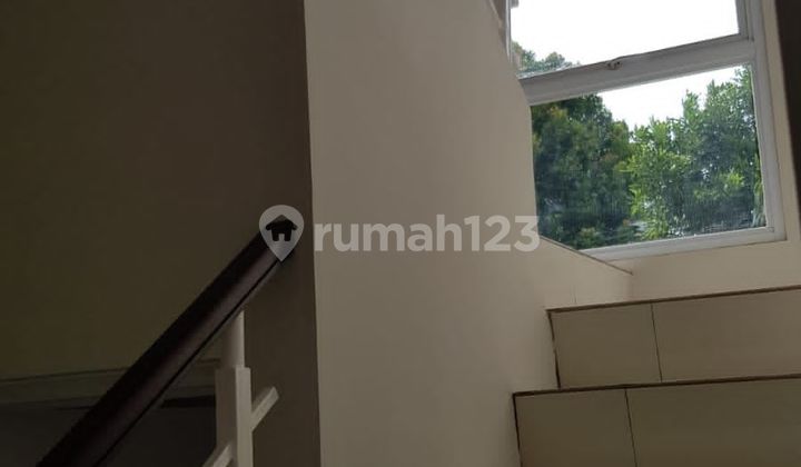 DIJUAL RUMAH SUDUT HADAP DANAU 2 LANTAI SIAP HUNI DI SERENADE LAKE GADING SERPONG 2