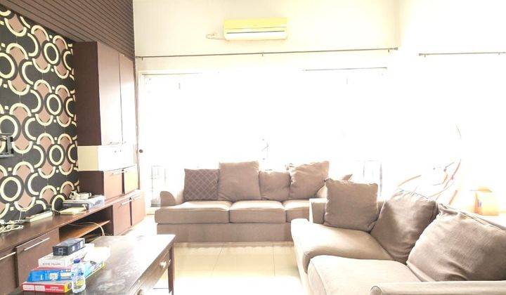 DISEWAKAN RUMAH LUAS FULL FURNISHED RAPI SIAP HUNI ADA LAP BASKET 7X20 DI TELAGA GOLF BSD 1