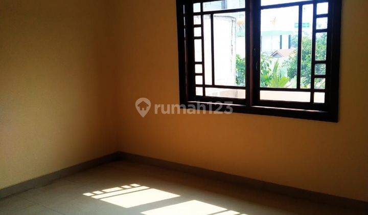 DIJUAL CEPAT RUMAH 2 LANTAI RAPI SIAP HUNI SEMI FURNISHED DI CLUSTER PASADENA MODERNLAND 2