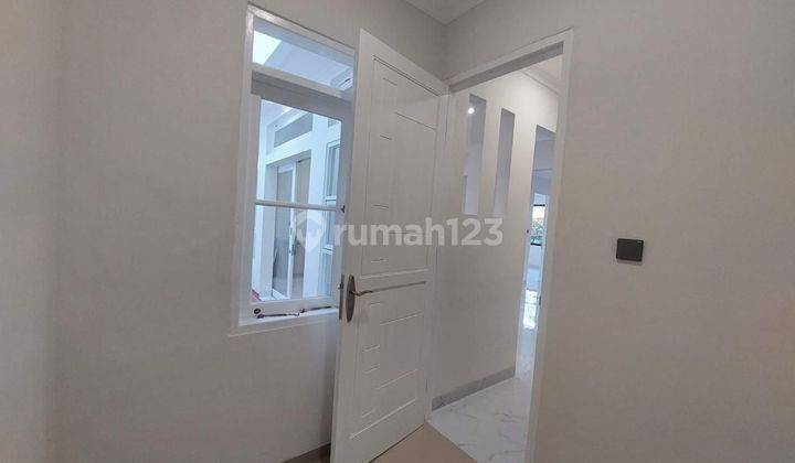 DISEWAKAN CEPAT RUMAH 2 LANTAI RAPI SIAP HUNI SEMI FURNISHED DI DELATINOS BSD 2