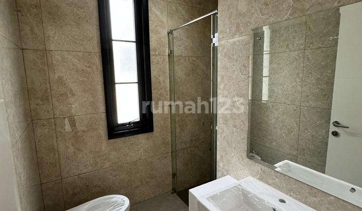 For Sale, Neat House Ready to Occupancy 5+1 Bedrooms in Sutera Winona, Alam Sutera 2