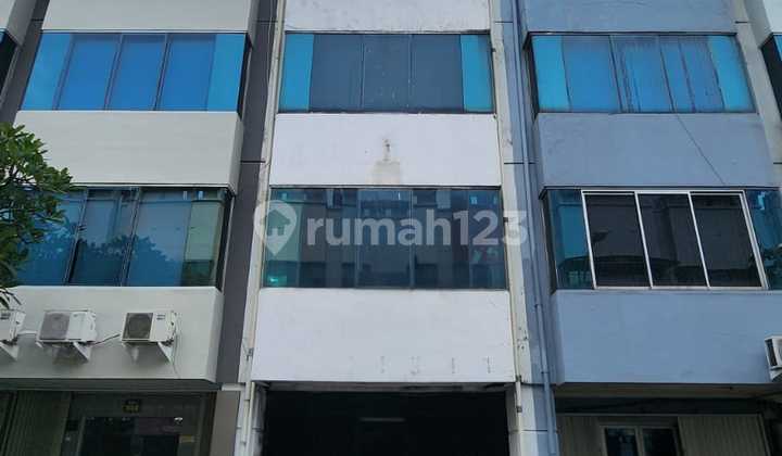 For Rent 4-Story Shop House in Pinangsia Office Park Karawaci Tangerang