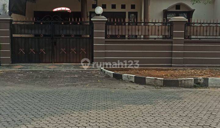 Jual Cepat Rumah Rapi Di Jl Boulevard Cluster Mahoni Taman Royal 1