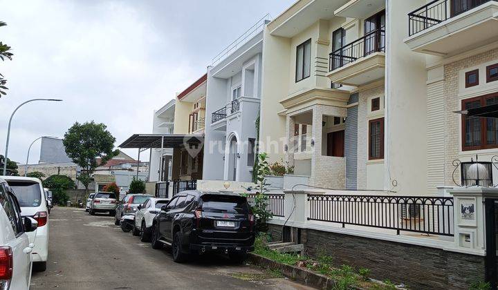 Rumah Mewah di Green Garden Residence Furnished Jakarta Barat 2