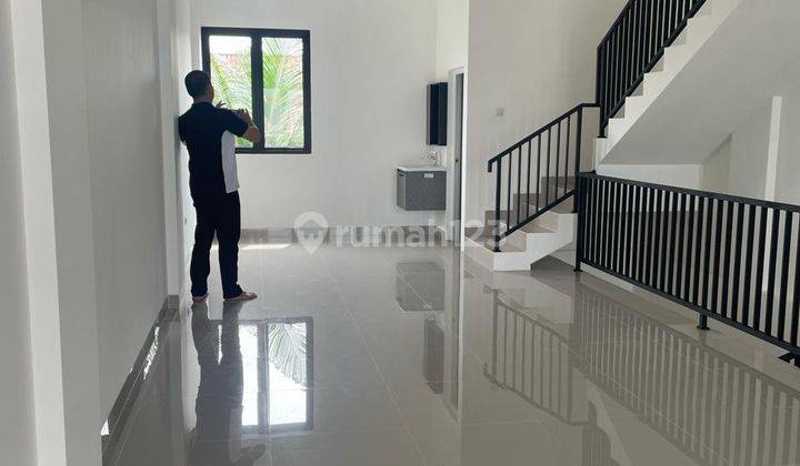 Dijual Cepat Ruko Baru 3 Lantai Ada Balkon Di Griya Loka Bsd  2