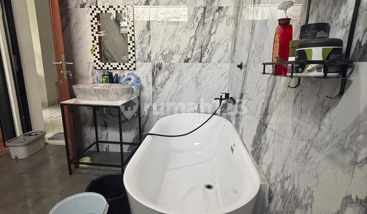 Disewakan Rumah Rapi Full Furnished Ada Gazebo dan Taman di Suvarna Sutera Cikupa Tangerang