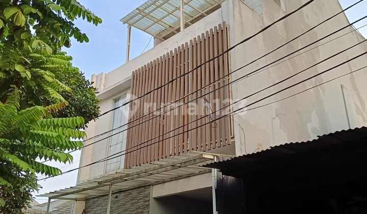 For Sale Nice Fully Furnished 3-Story House in Nusaloka BSD