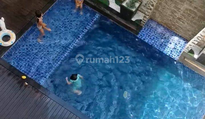 Rumah Hoek Mewah Full Furnished Ada Kolam Renang di Banjar Wijaya 2