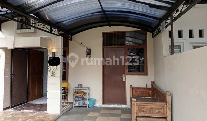 Dijual Murah Rumah Siap Huni 1,5 Lantai di Villa Melati Mas Serpong