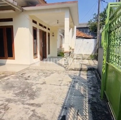 Dijual Cepat Rumah Rapi & Luas di Jl Moh Toha Pasar Baru Karawaci Tangerang Dijual Cepat Rumah Rapi & Luas di Jl Moh Toha Pasar Baru Karawaci Tangerang