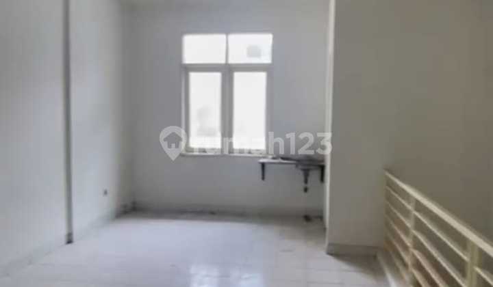 For Rent Fast Shop House Ready to Use Near Toll Road Train Station and Bus Terminal on the Side of Benteng Betawi Highway Tangerang