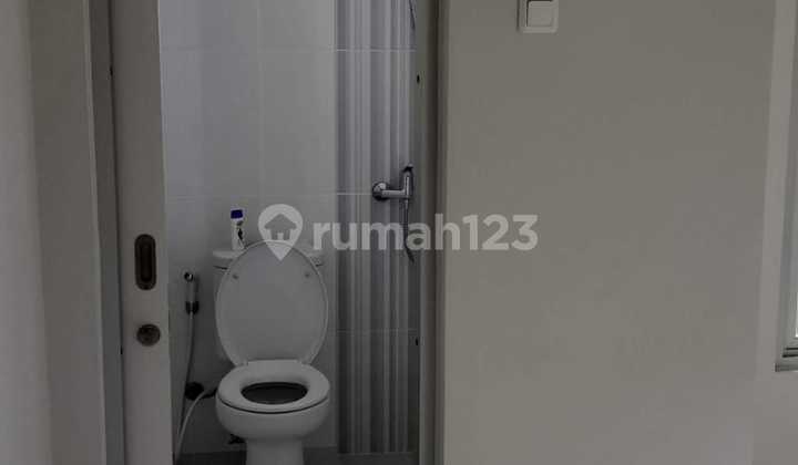 Disewakan Rumah Kamar 2 di Jl Lechuza Malibu Village Gading Serpong 2