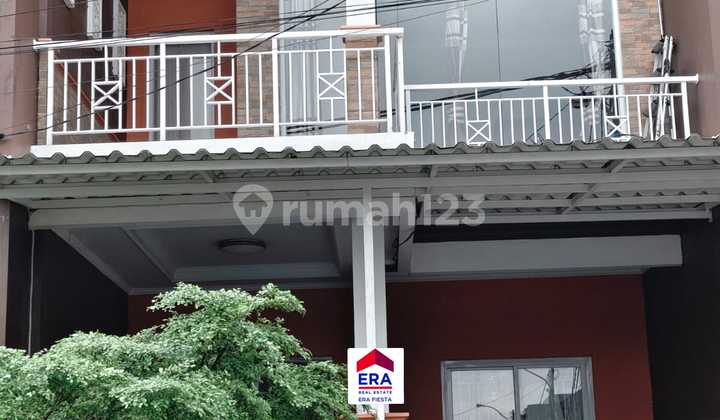 Dijual Rumah 3 Lantai Siap Huni di Cluster Taman Royal 1 Tangerang