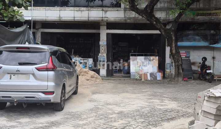 Disewa Cepat Ruko 2,5 Lantai Luas 550 M2 di Jalan Kembangan Raya Puri Indah Disewa Cepat Ruko 2,5 Lantai Luas 550 M2 di Jalan Kembangan Raya Puri Indah