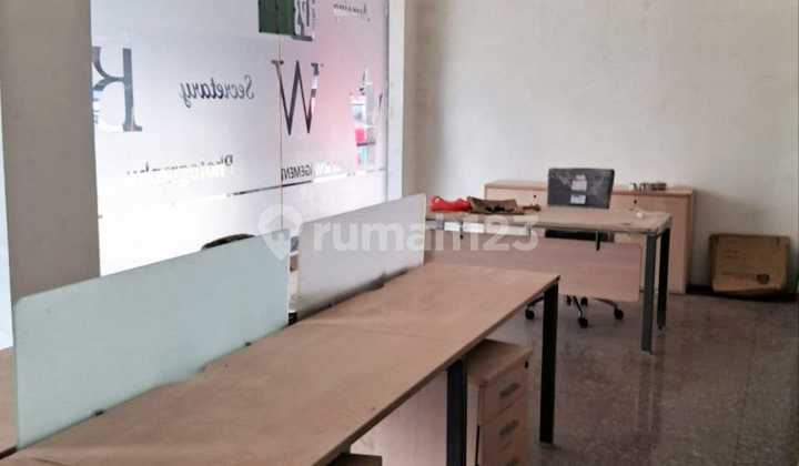 Disewakan Cepat Office Space Luas 324 M2 Ada Basement Dan Furnituredi Jalan Kramat Raya Senen