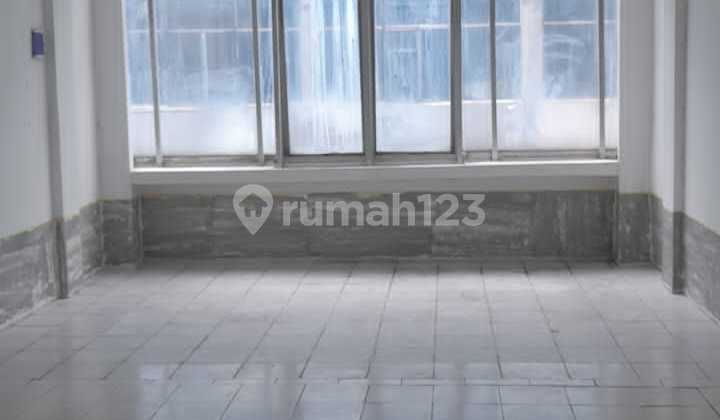 For Rent 3-Storey Shop House in Daan Mogot Permai Arcadia Complex, Batu Ceper, Tangerang 2