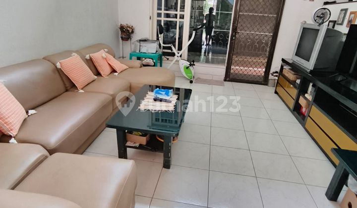 For Quick Sale: 2-Story Semi-Furnished House in Modernland Tangerang, Dewa Island 2