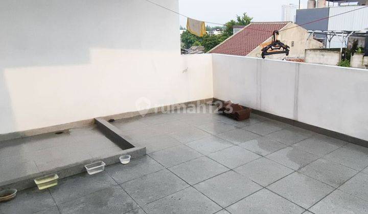 Dijual Cepat Rumah Rapi Siap Huni 3 Lantai Di Griya Loka Bsd 2