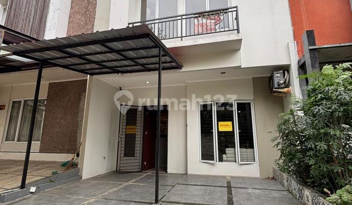 For Sale 2-Carport House in Wellington Residence Near the Mayor's Office of Pamulang, South Tangerang