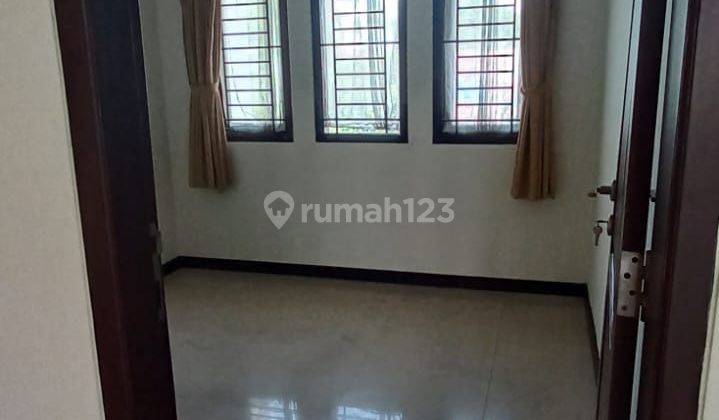 Dijual Rumah Asri 2 Lantai Area Antapani 1