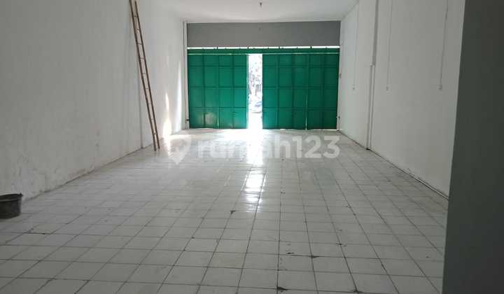 1-Story Shop House For Rent, Strategic Location In Majapahit, Semarang 2