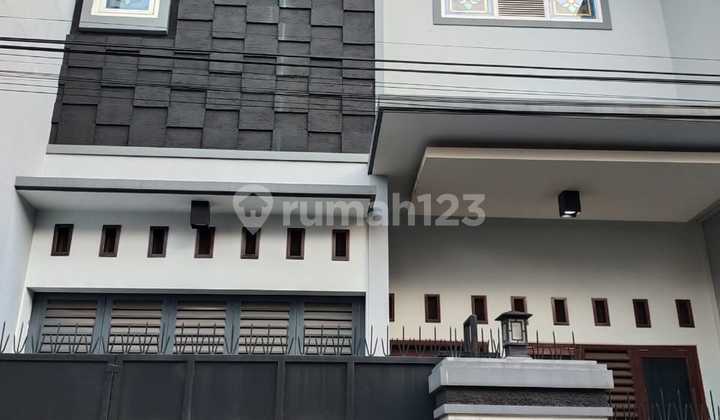 For Sale 2-Story House in the Center of Kudus City For Sale 2-Story House in the Center of Kudus City