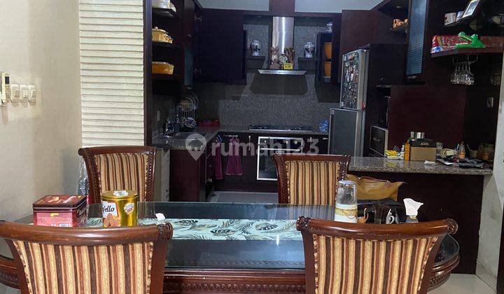 Di Jual Rumah Beserta Kontrakan Luas Asri 2