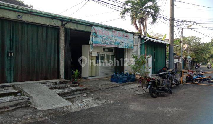 Di Jual Rumah Tempat Usaha, Ada 4 Roling Door 1