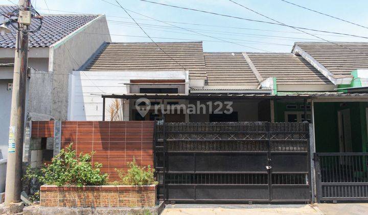 Rumah Seken Terawat Ada Carport 10 menit ke Mall The Park Sawangan J18020 1