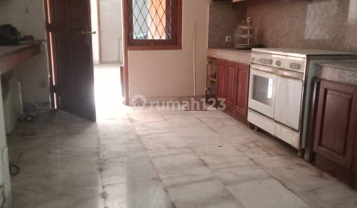 Rumah besar cocok untuk kantor atau rumah tinggal 2
